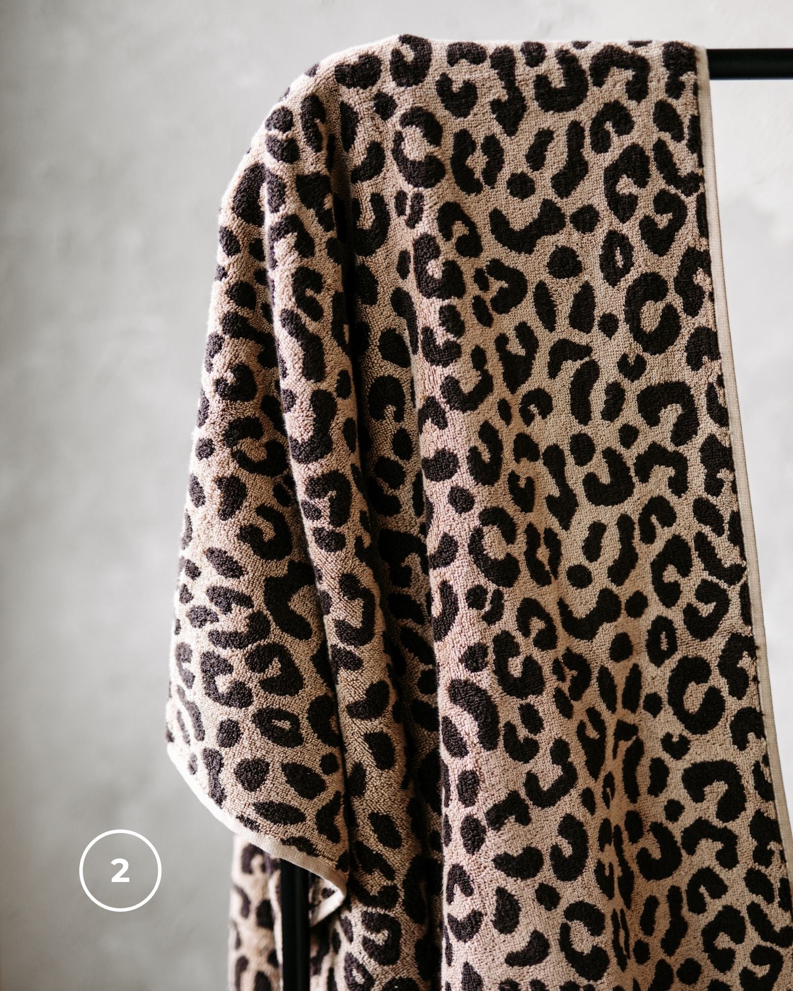 Bundle Spa Erlebnis LEO Beige-Braun Duschtuch