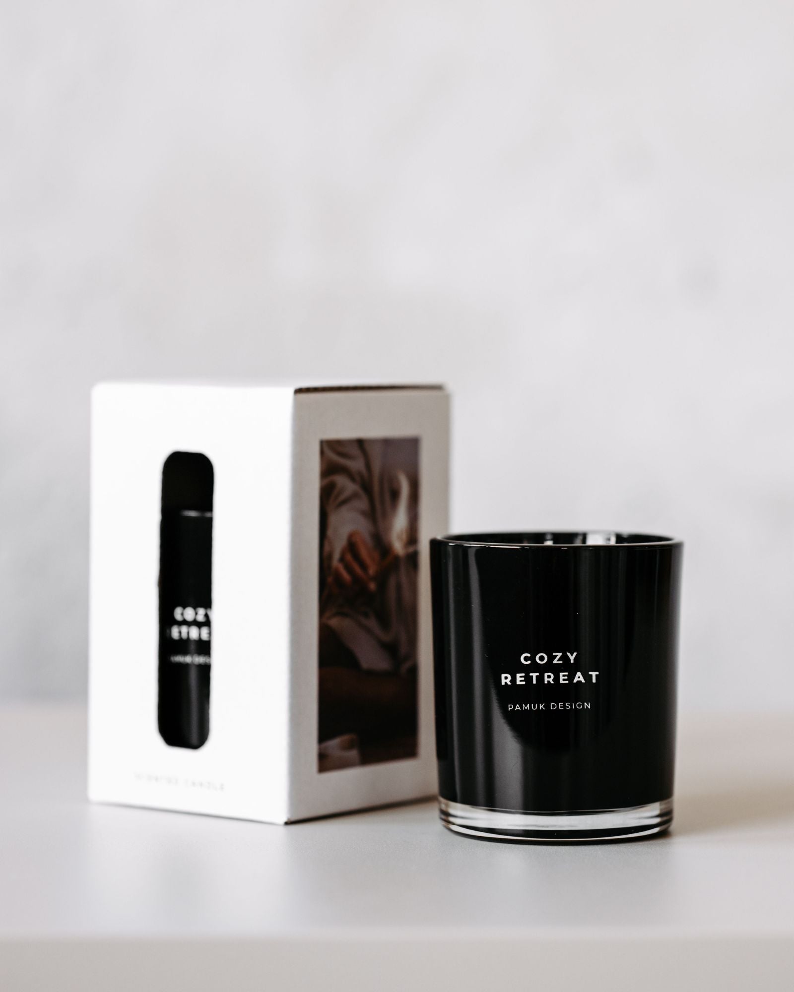 Duftkerze COZY RETREAT, 130 g - pamuk design