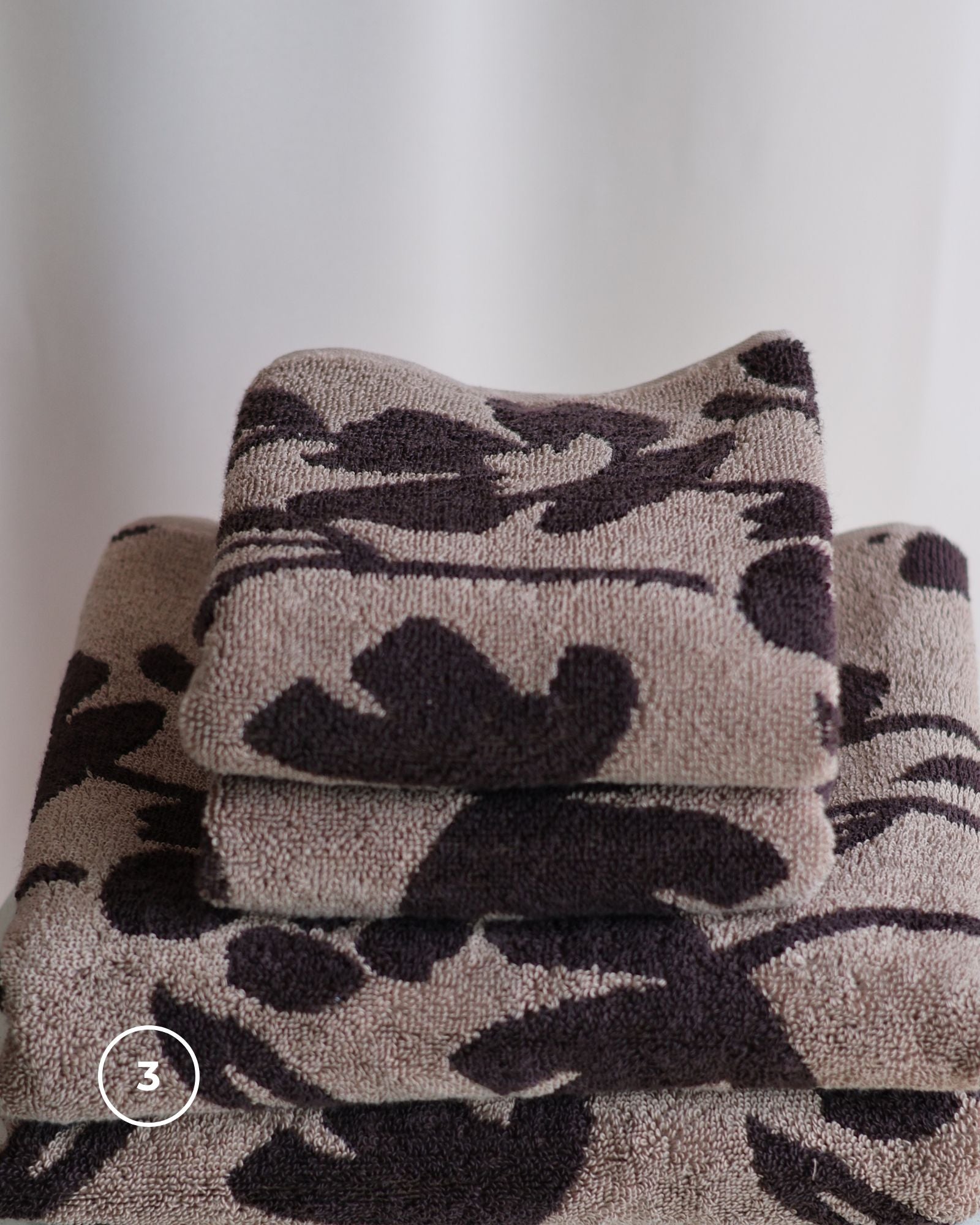 Bundle Spa Erlebnis FLORA Beige-Braun Gästehandtuch