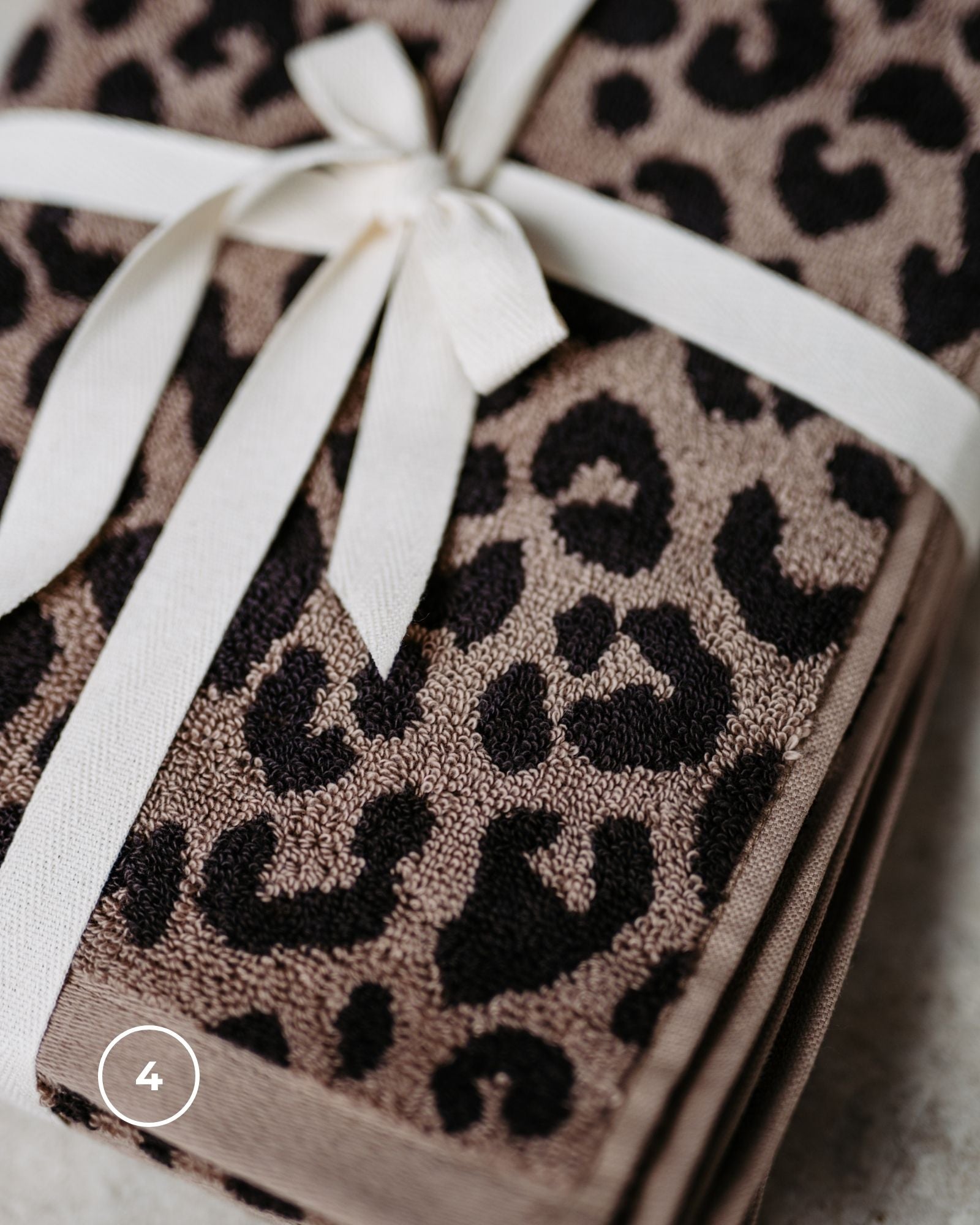 Bundle Spa Erlebnis LEO Beige-Braun Handtuch