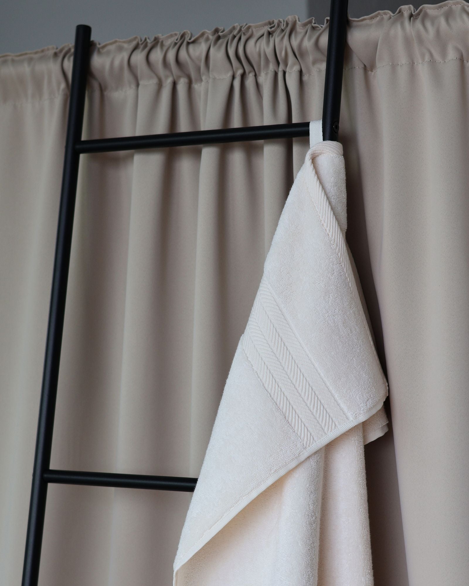Duschtuch NOVA, 70 x 140 - pamuk design