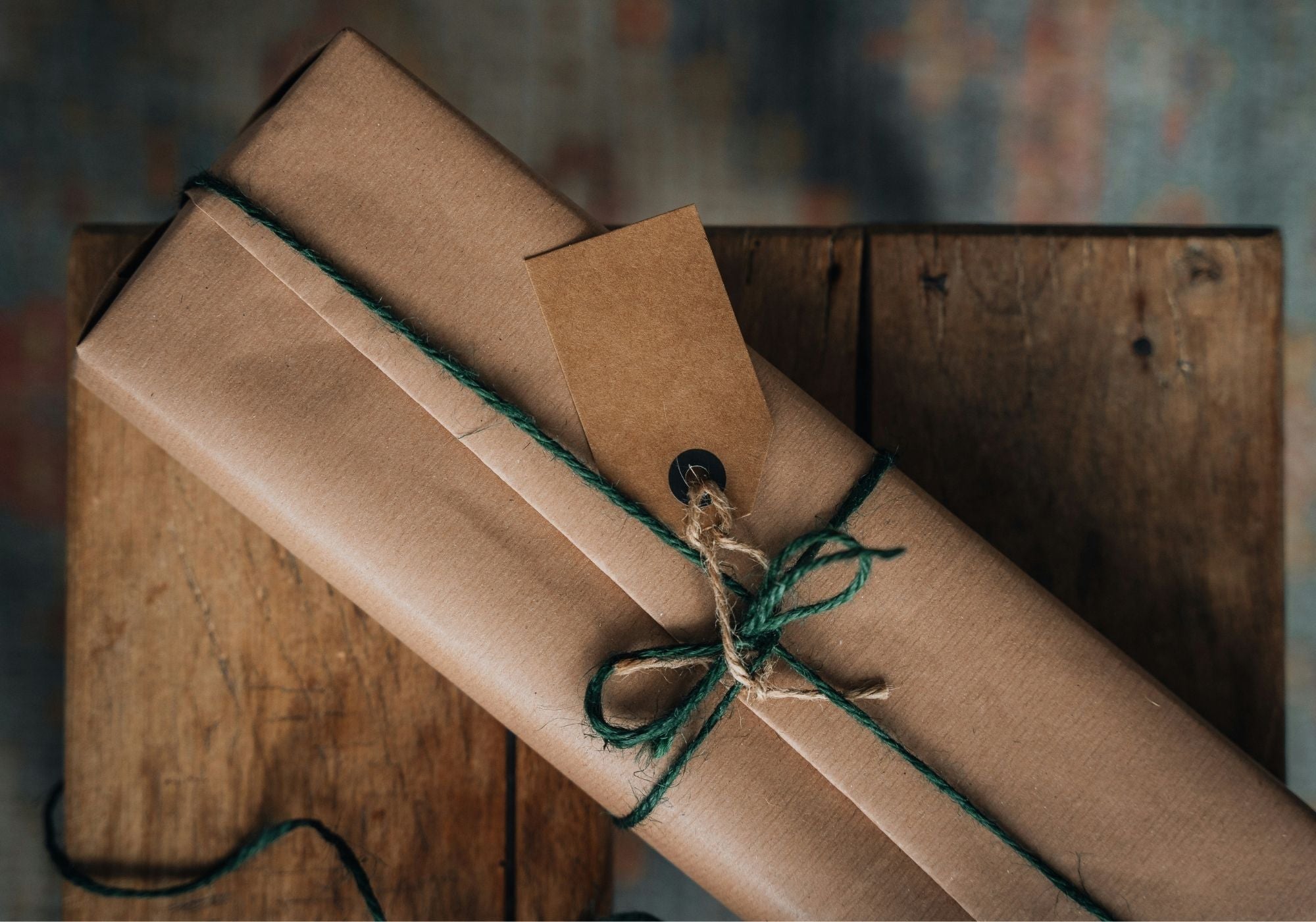 Natürlich verpacktes Geschenk 